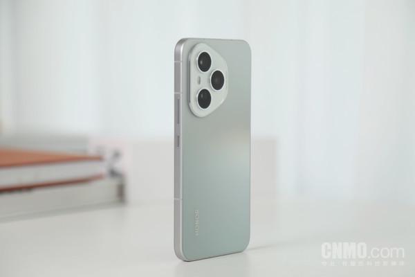 体验：荣耀最强数字系列 真实就是力量mg不朽情缘网站荣耀400 Pro(图3)